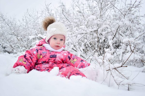 Come abbinare una gonna midi con stivali per un outfit autunnale di tendenza?